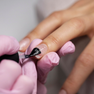 manicura esmaltado tradicional